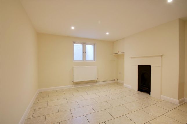 End terrace house for sale in Henry Street, Tring