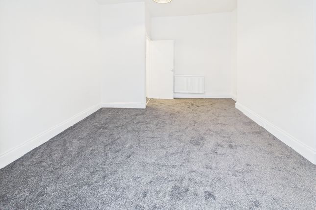 Flat 2, 18, Ashford Road, Plymouth photo 3