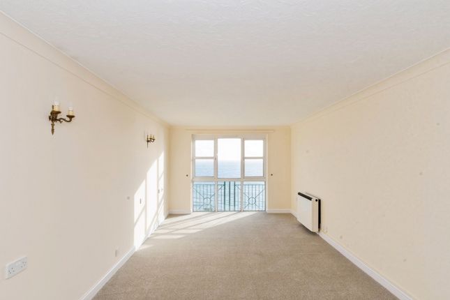 Flat 41, Bay Court,, Cliff Road, Cornwall photo 4