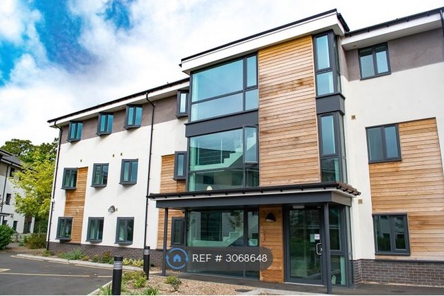 Wood Hall Student Homes, Warwick New Road, Leamington Spa photo 2