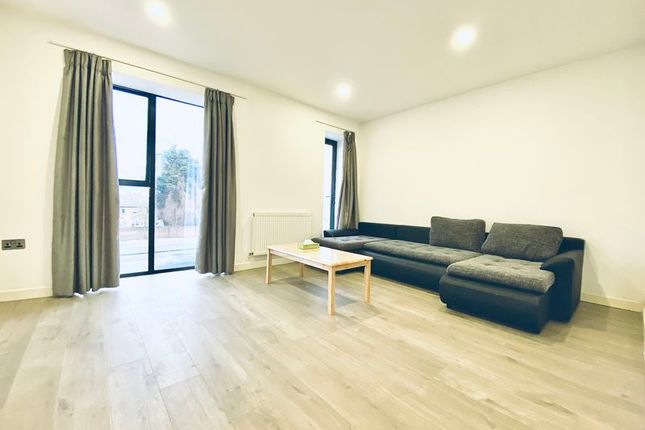 Flat to rent in Butchers Road, London