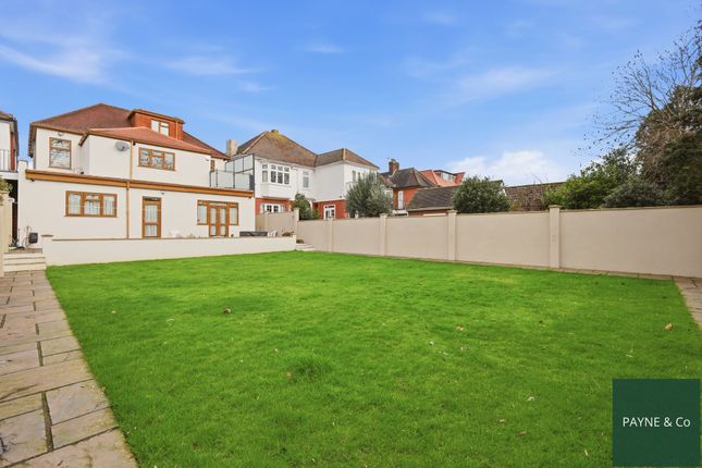 12 Holcombe Road, Ilford photo 2