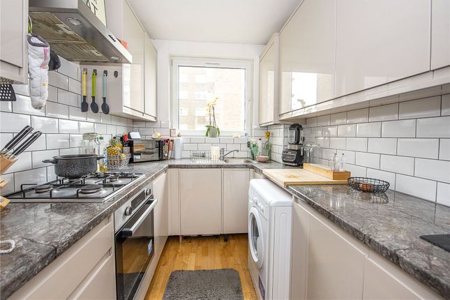 Flat 11, Sylva Court, 79, Putney Hill, London photo 4