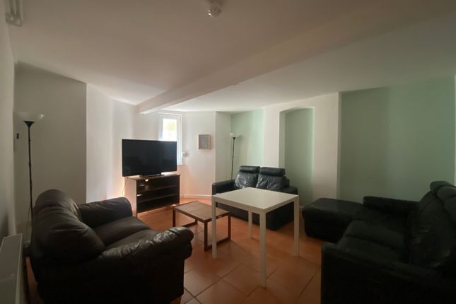 64 Harrington Drive, Nottingham photo 3