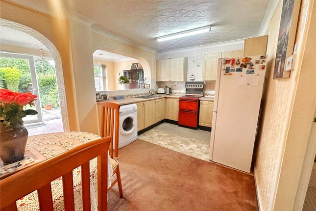 165, Hereford Way, Manchester photo 4