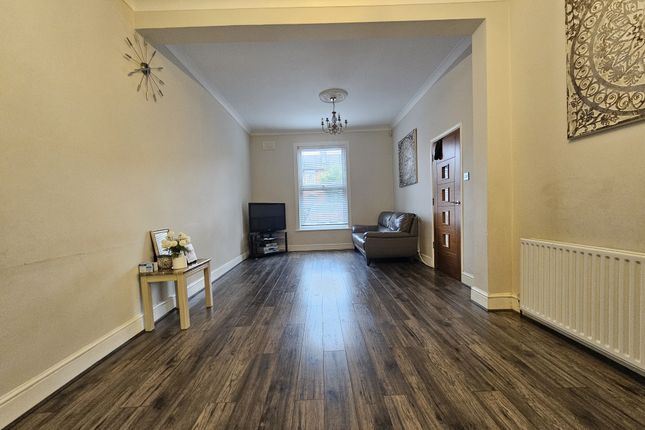 59, Woodlands Road, Ilford photo 2