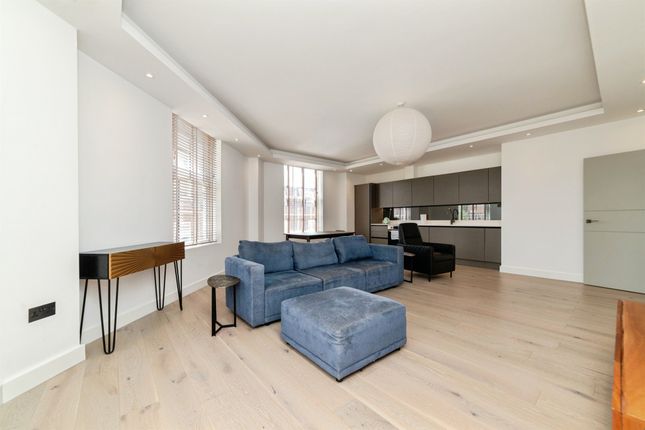 Flat 19, Theodores Place, Stonehills, Welwyn Garden City photo 3