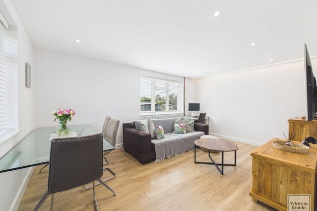 15 Hearn Close, Chichester photo 2