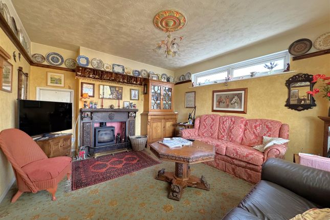 29, Weyview Crescent, Weymouth photo 3