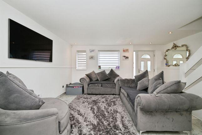 30, Barnard Acres, Waltham Abbey photo 2