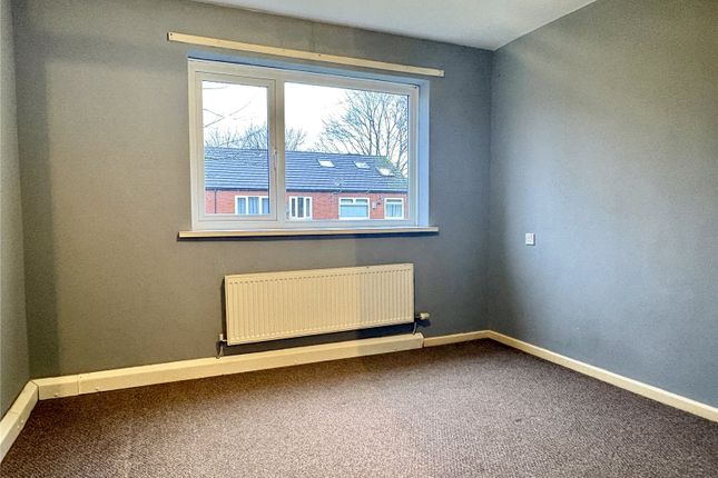 74, Mellor Way, Oldham photo 4