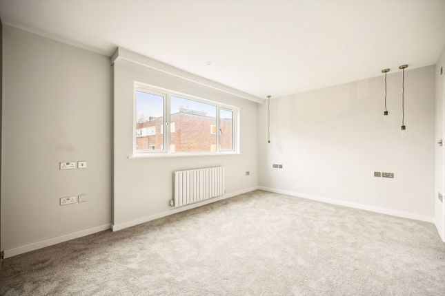 Terraced house to rent in Woodsford Square, London