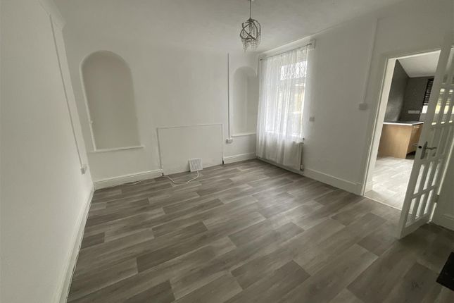 36, Newtown, Ammanford photo 2
