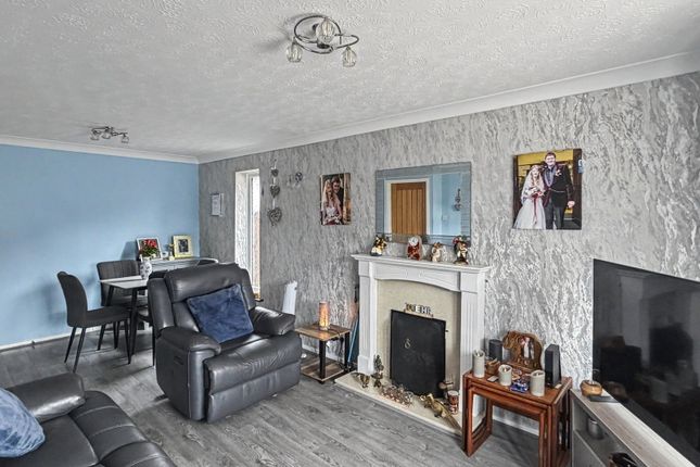 29, Burnsall Drive, Widnes photo 3