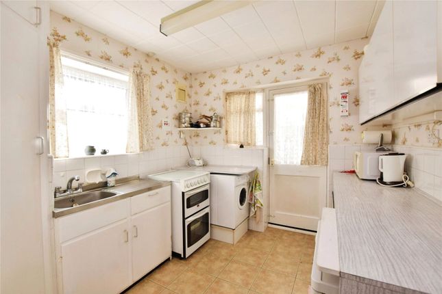 10, Rose Avenue, Colchester photo 4