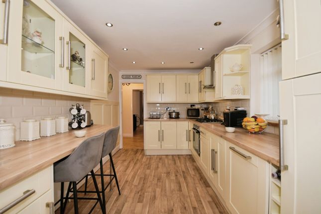 3, Nightingale Close, Chesterfield photo 3