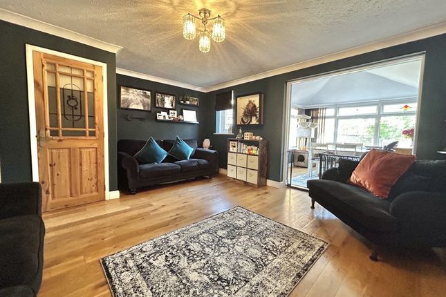 11, The Acres, Martock photo 3