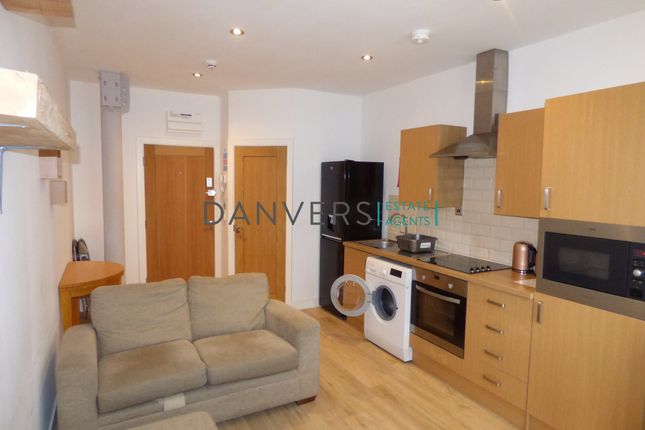 Thumbnail Flat to rent in Humberstone Road, Leicester