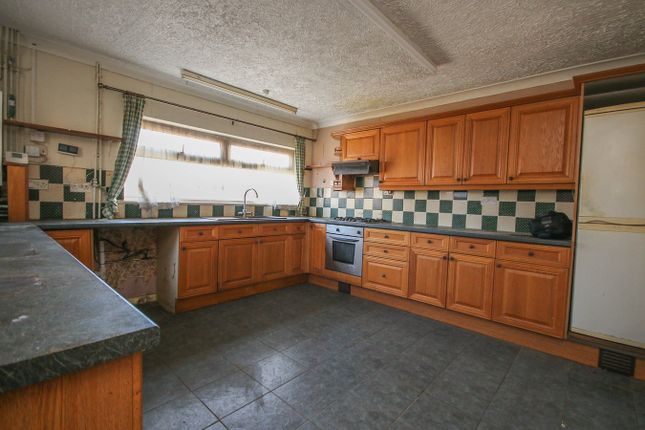 5, Orchard Grove, West Winch photo 3