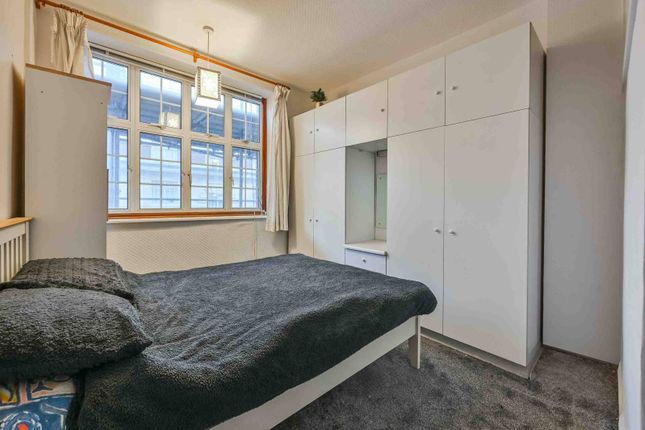 Thumbnail Flat for sale in Russell Court, Bloomsbury, London