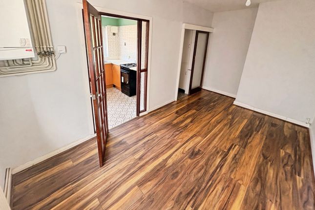 62, Woden Avenue, West Midlands photo 2