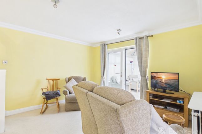 10, Edenfield Close, Knutsford photo 2