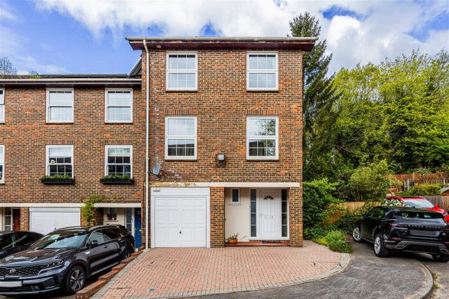End terrace house for sale in Ardshiel Drive, Redhill