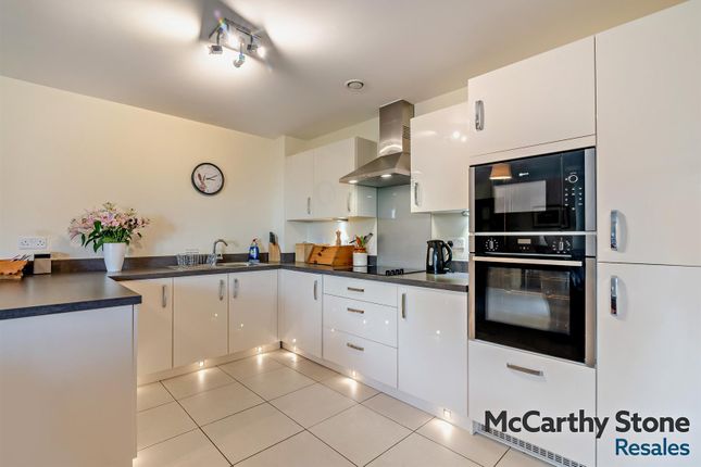 21 Chesterton Court, Railway Road, Ilkley photo 3