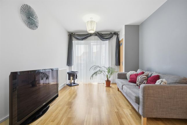 Featherstone Court, 23, Featherstone Road, Southall photo 5