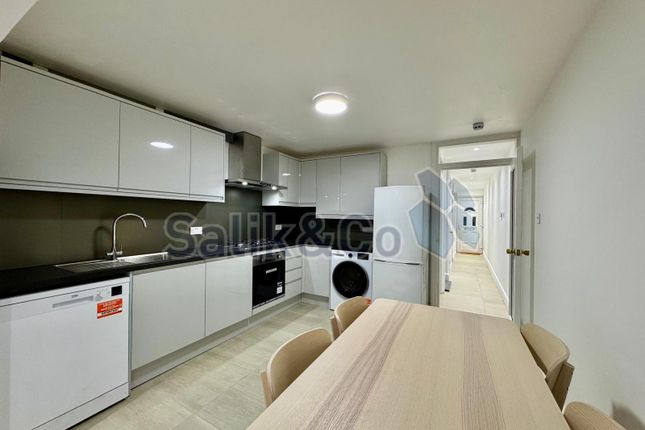 58, Swanfield Street, London photo 2