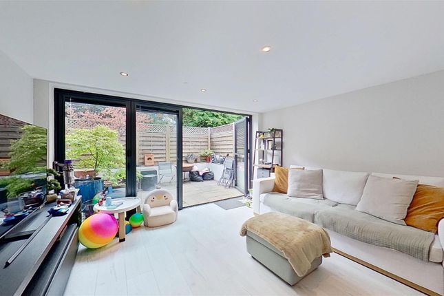 12, Glass Place, Surbiton photo 4