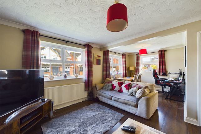 5, Cherry Tree Close, HULL photo 2