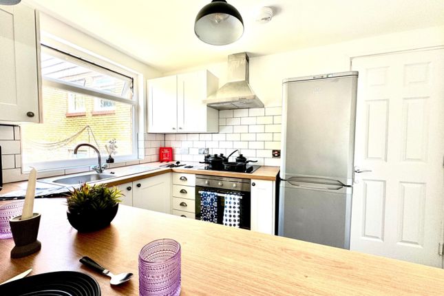 Lrg_Kitchen