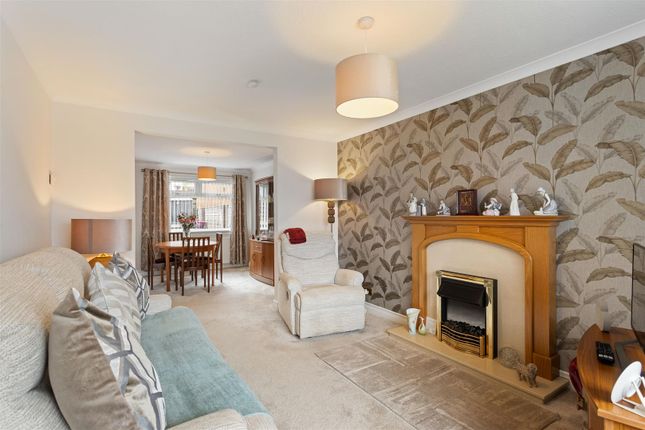 53, Glenburn Gardens, Whitburn photo 2