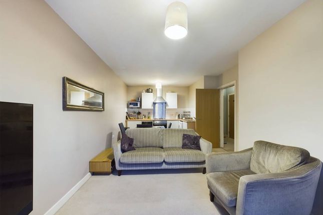 Flat for sale in Tradewinds, Wincolmlee