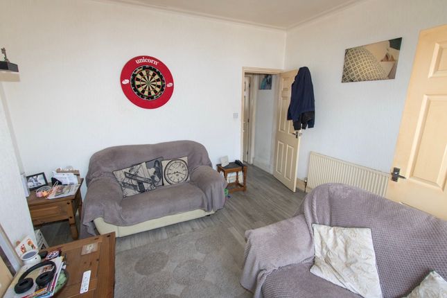 8 , Garrick Grove, Blackpool photo 4