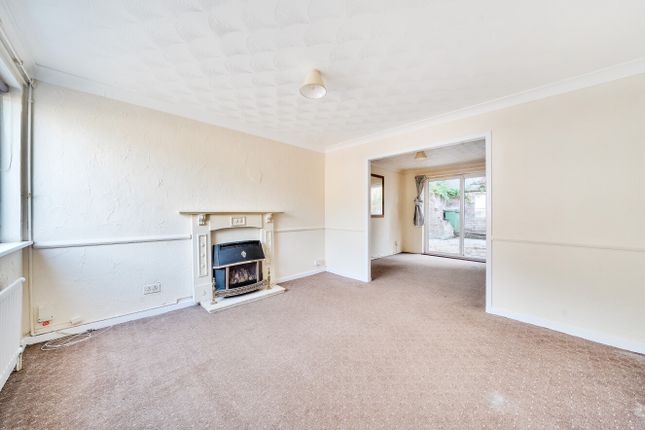 25, Langbar Close, Southampton photo 3