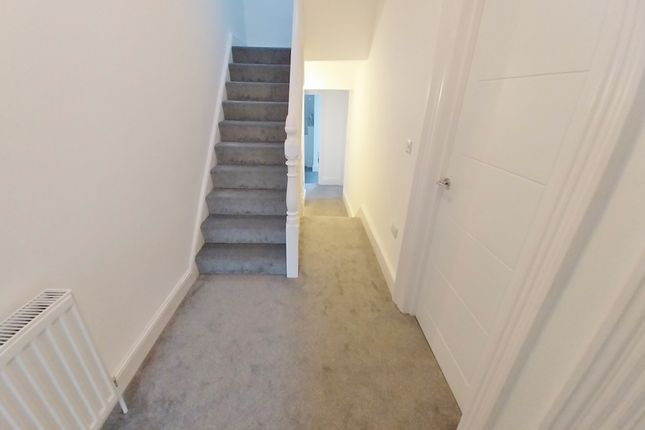 20, Victoria Avenue, Porthcawl photo 3