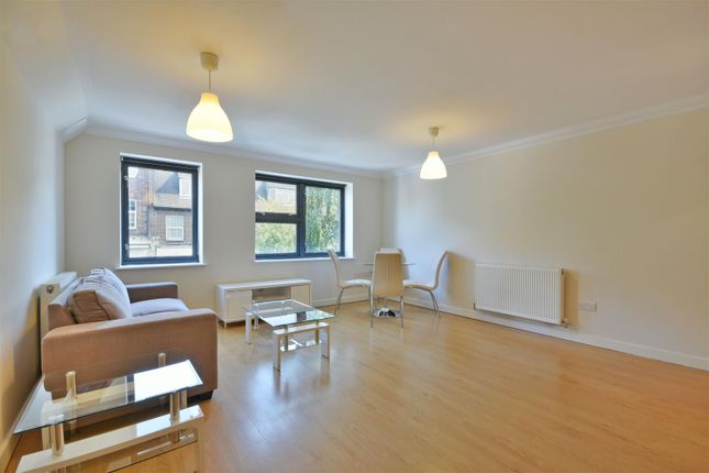 Flat to rent in College Road, Kensal Rise, London
