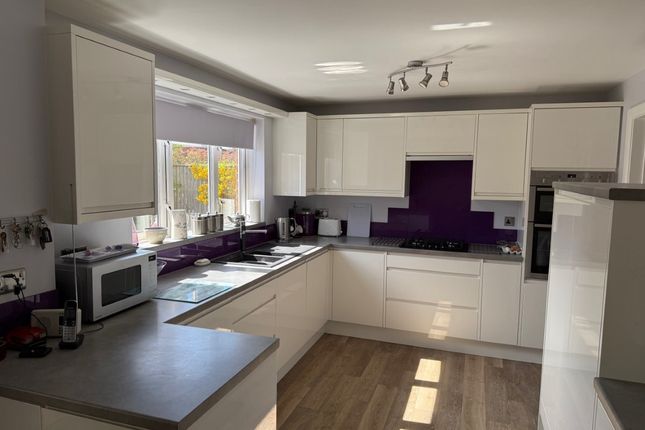 14 Dunley Way, Bishopdown, Salisbury photo 3