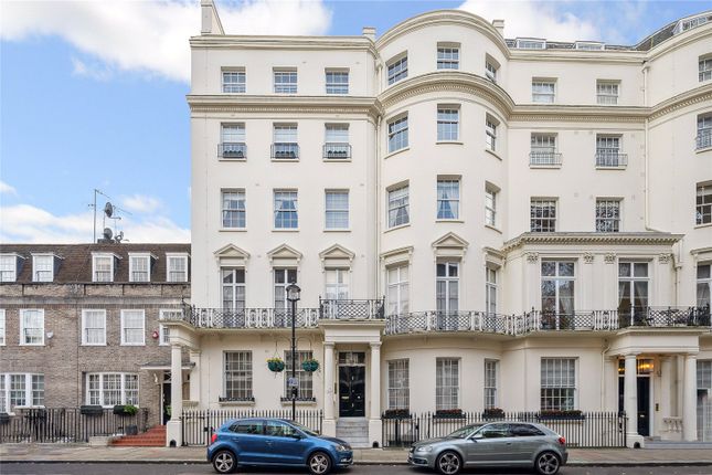 Flat to rent in Gloucester Square, London
