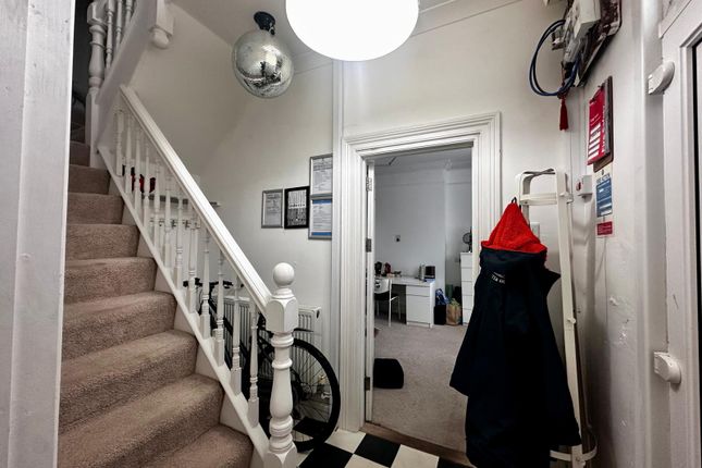 6, Osborne Terrace, Swansea photo 3