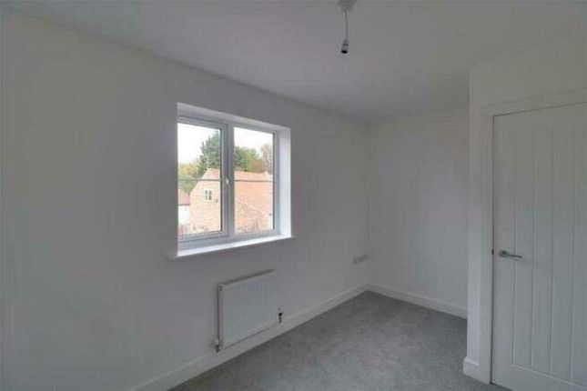 18a, Donington photo 4