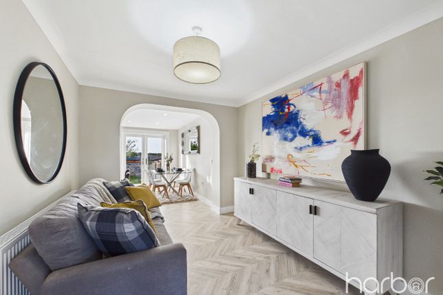 103 Meadowburn, Bishopbriggs, East Dunbartonshire photo 3