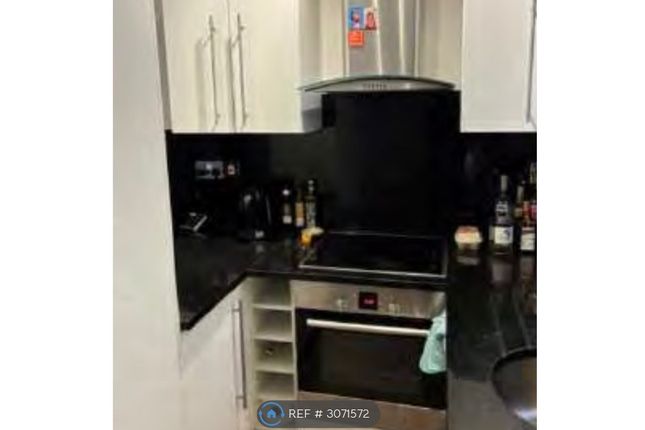 Flat, Grosvenor St, London photo 3