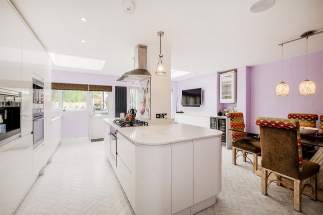1, Larkswood Road, Chingford photo 3