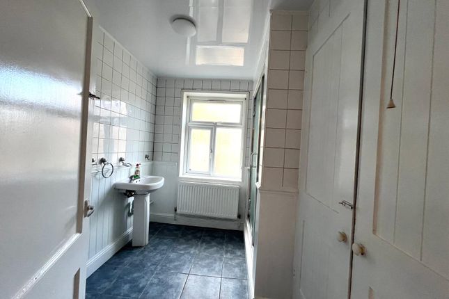 Rossindel Road, Hounslow photo 4