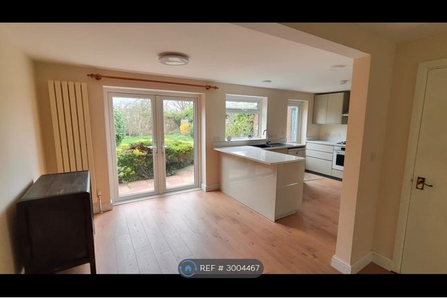 Gables Avenue Borehamwood Hertfordshire, Borehamwood photo 5