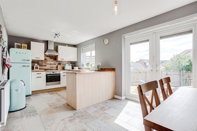 4, Sutton View, WAKEFIELD photo 2