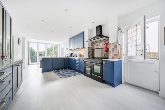 6, Watling Knoll, Radlett photo 3